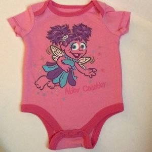 3 for 5$ Newborn 3-6 Months Pink Sesame Street Abby Cadabby Onesie Romper